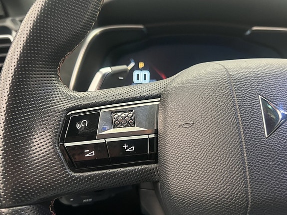 DS DS 7 Crossback 18 of 30