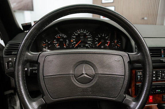 Mercedes-Benz 500 SL 12 of 16