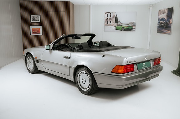 Mercedes-Benz 500 SL 8 of 16