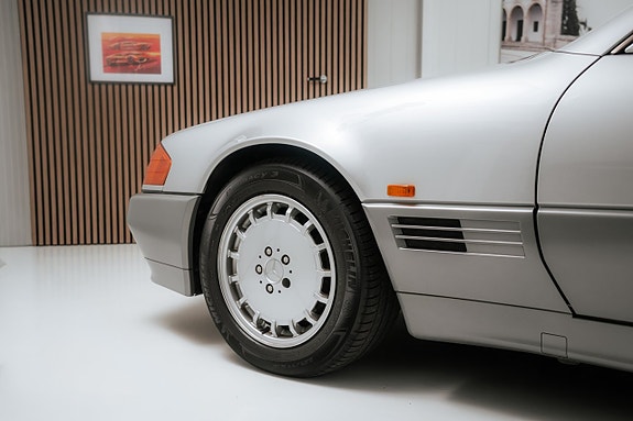 Mercedes-Benz 500 SL 6 of 16