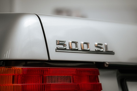 Mercedes-Benz 500 SL 10 of 16