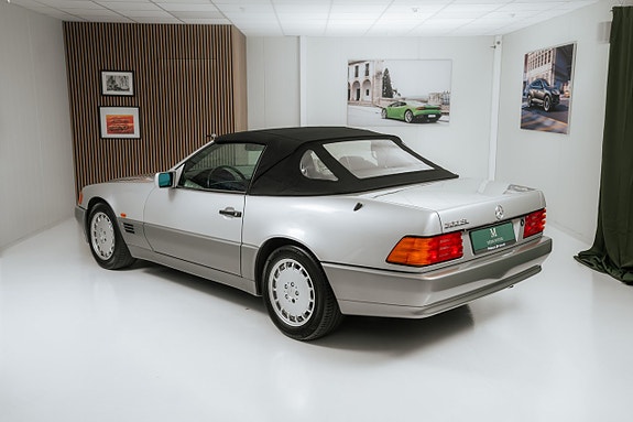 Mercedes-Benz 500 SL 9 of 16