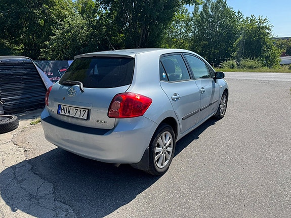 Toyota Auris 3 of 5