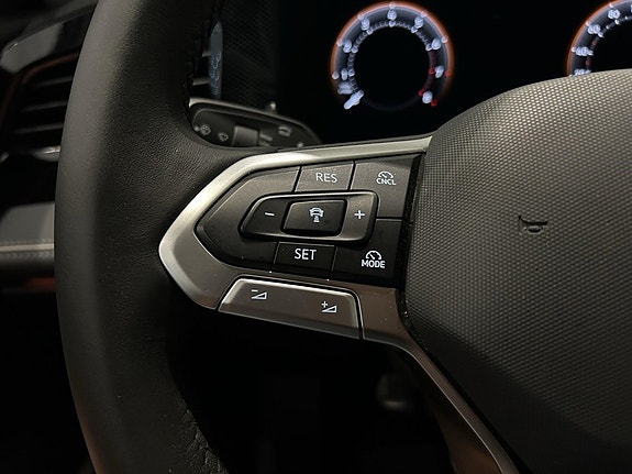 Volkswagen Passat 11 of 16
