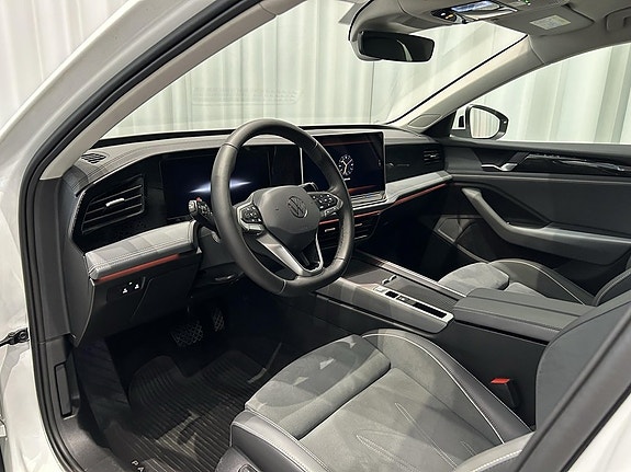 Volkswagen Passat 8 of 16