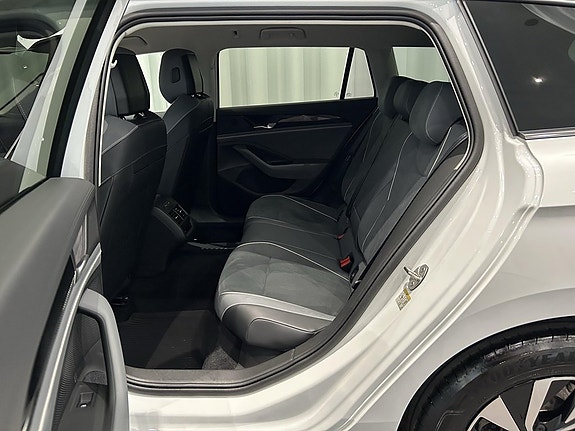 Volkswagen Passat 7 of 16