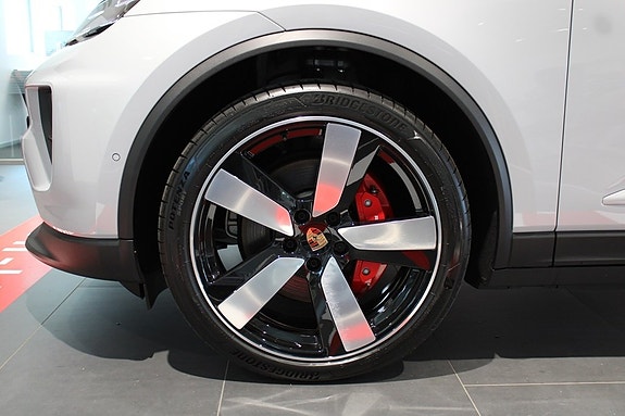 Porsche Macan 4S 8 of 25