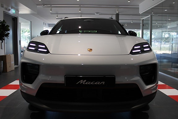 Porsche Macan 4S 5 of 5