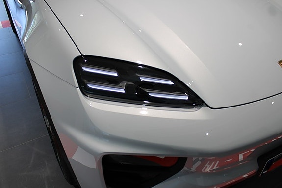 Porsche Macan 4S 7 of 25