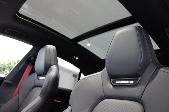 Porsche Macan 4S 16 of 25