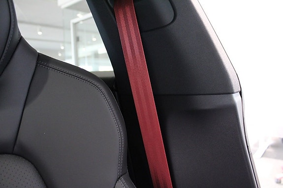 Porsche Macan 4S 18 of 25