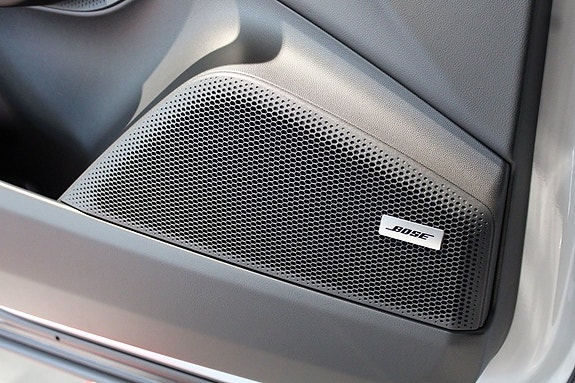 Porsche Macan 4S 12 of 25