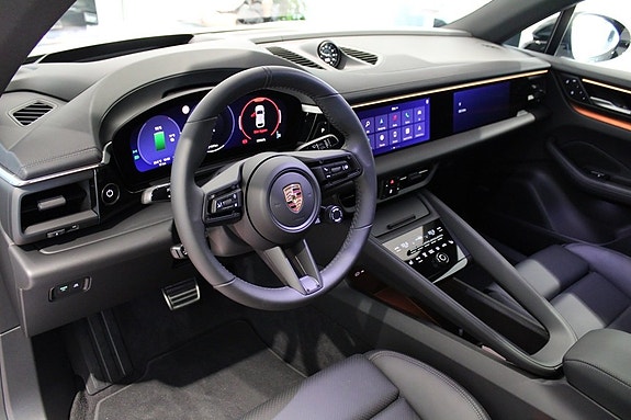 Porsche Macan 4S 14 of 25