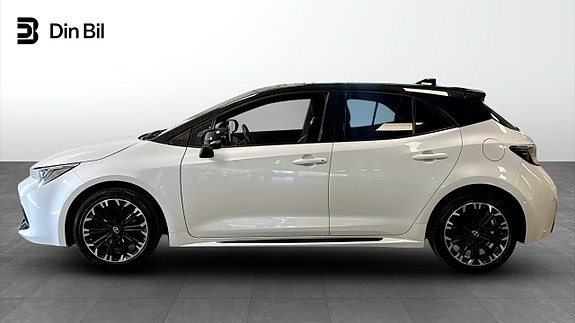 Toyota Corolla 2 of 13