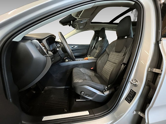 Volvo XC60 9 of 16