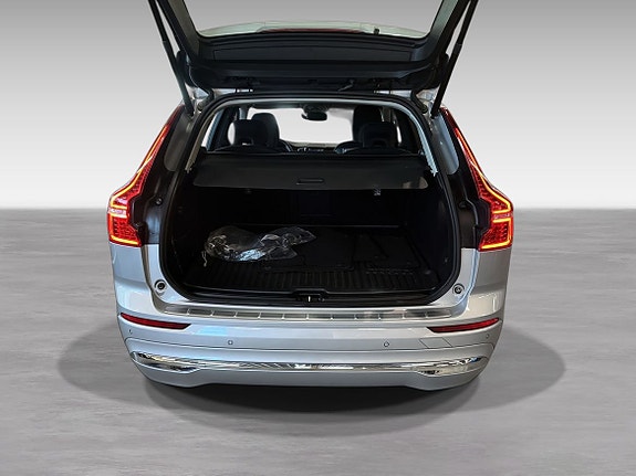 Volvo XC60 11 of 16