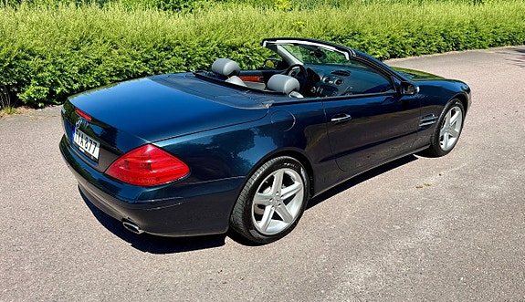 Mercedes-Benz SL500 3 of 5