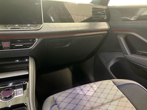 Volkswagen Tiguan 13 of 23