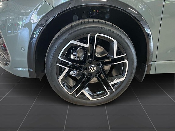 Volkswagen Tiguan 9 of 23