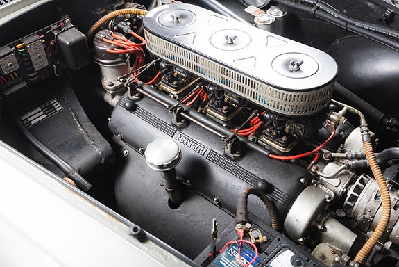 Ferrari 250 GT 19 of 21