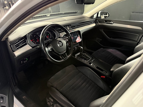 Volkswagen Passat 6 of 12