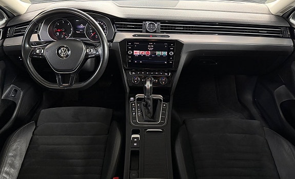 Volkswagen Passat 10 of 12