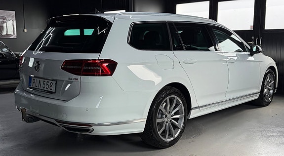 Volkswagen Passat 4 of 12