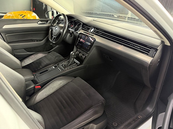 Volkswagen Passat 9 of 12