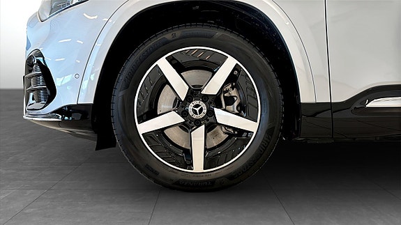 Mercedes-Benz GLB250+ 9 of 13