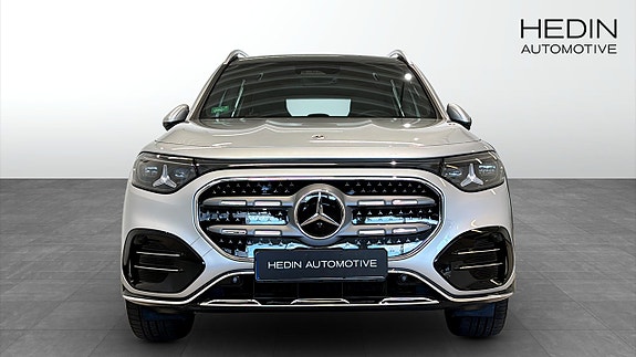 Mercedes-Benz GLB250+ 4 of 5