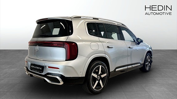 Mercedes-Benz GLB250+ 3 of 5