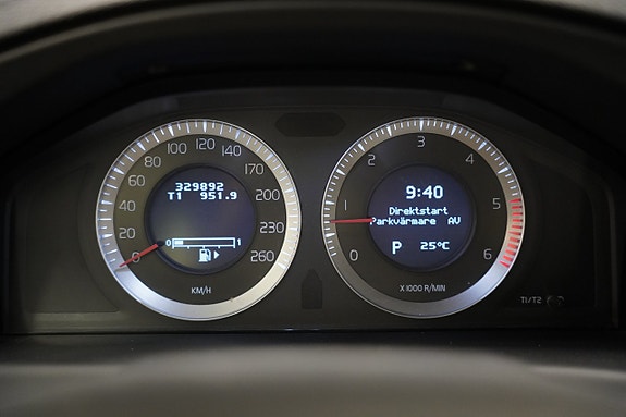 Volvo V70 10 of 16