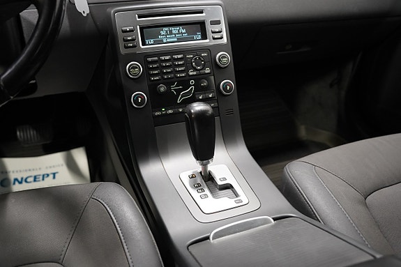 Volvo V70 11 of 16