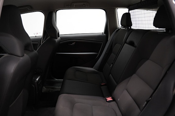 Volvo V70 13 of 16