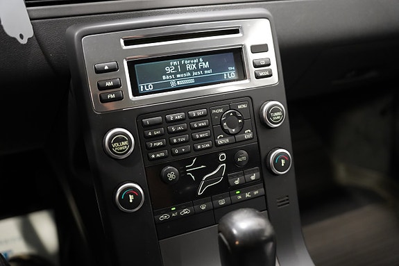 Volvo V70 12 of 16