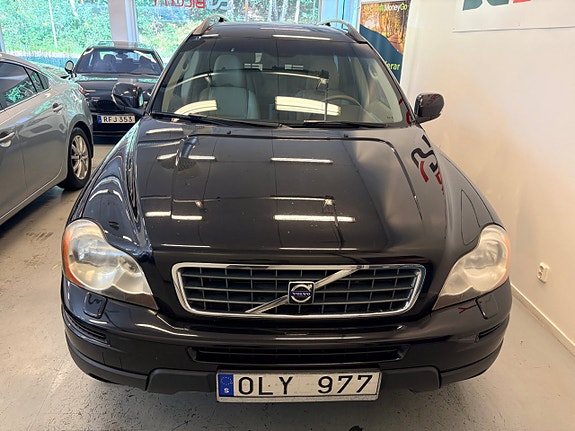 Volvo XC90 2 of 5