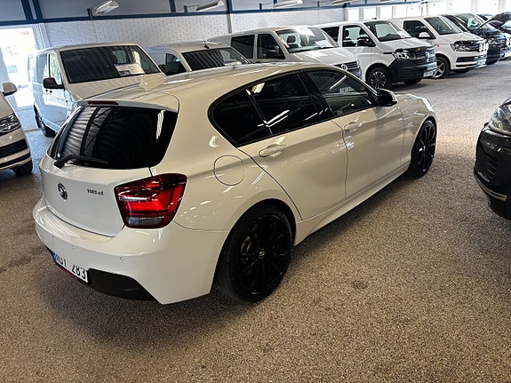 BMW 118d 4 of 5