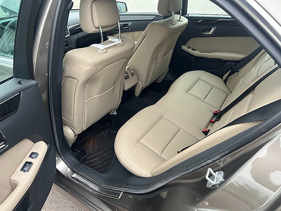 Mercedes-Benz E350 23 of 27