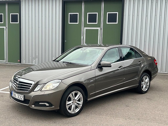 Mercedes-Benz E350 27 of 27