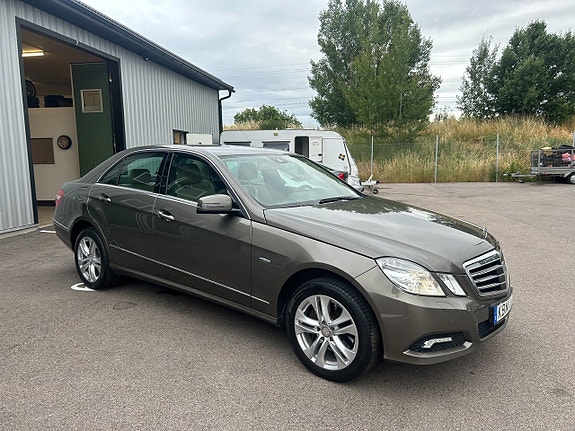 Mercedes-Benz E350 10 of 27