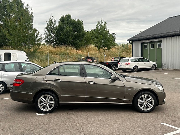 Mercedes-Benz E350 4 of 5
