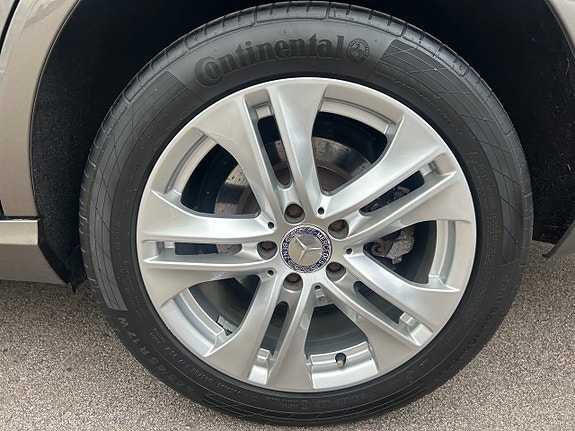 Mercedes-Benz E350 24 of 27