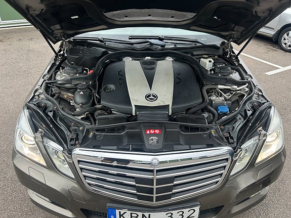 Mercedes-Benz E350 22 of 27