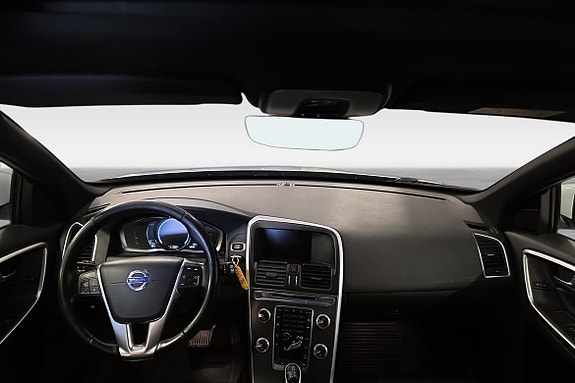 Volvo XC60 13 of 15