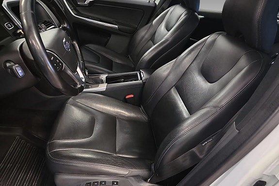 Volvo XC60 14 of 15