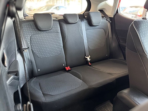Ford Fiesta 13 of 21