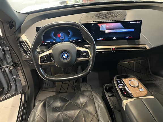 BMW iX 2 of 16