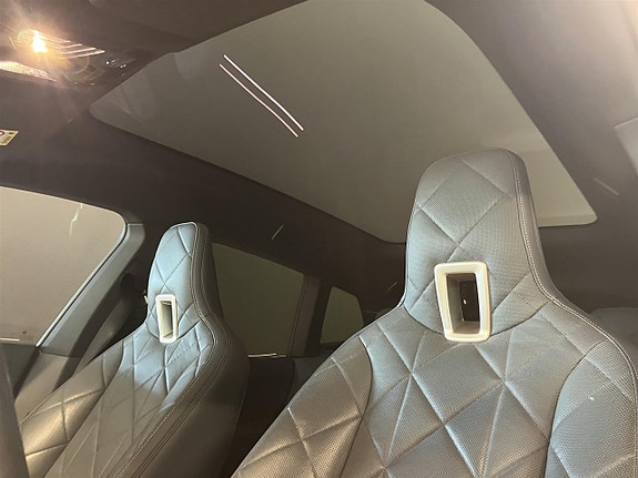 BMW iX 10 of 16