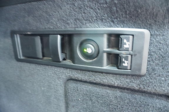 BMW iX 18 of 19