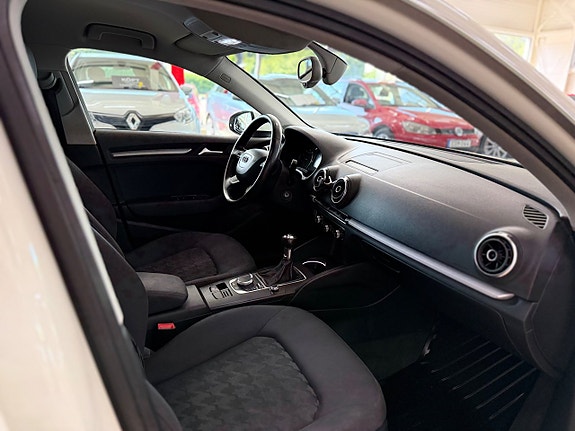 Audi A3 8 of 11